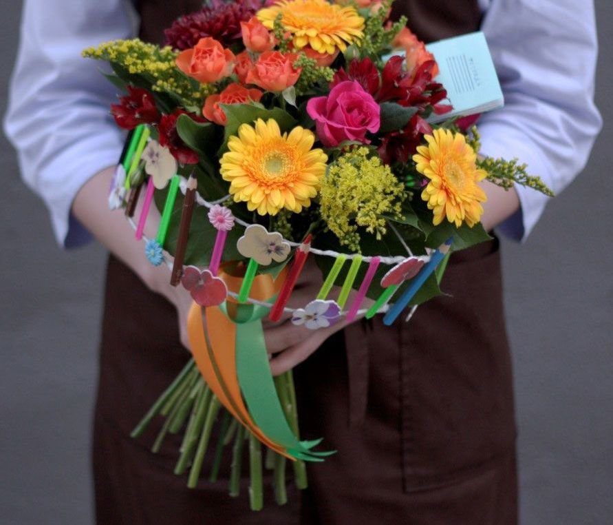 Какой букет цветов выбрать для учителя?